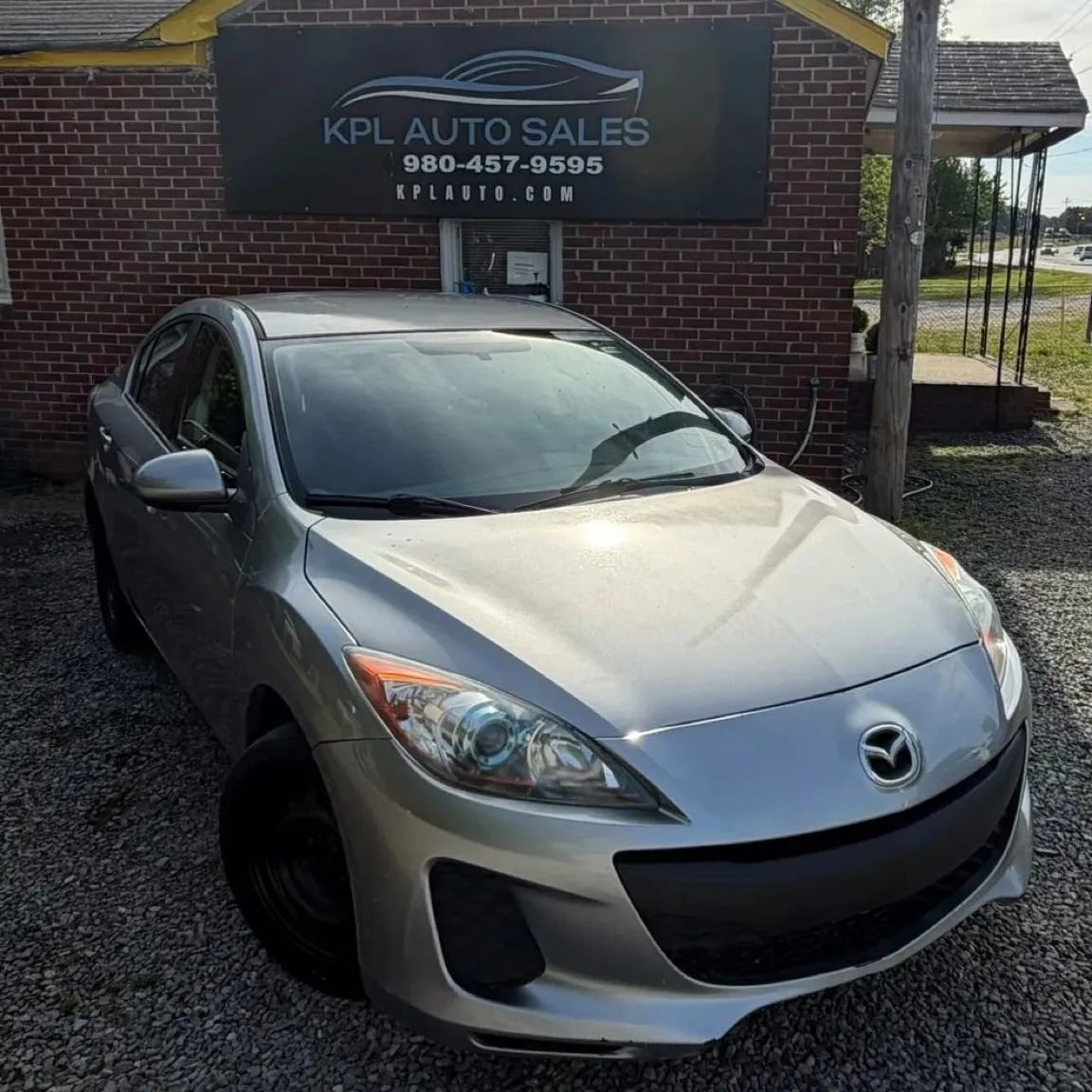 Used 2013 MAZDA MAZDA3 i Sport FWD image 1