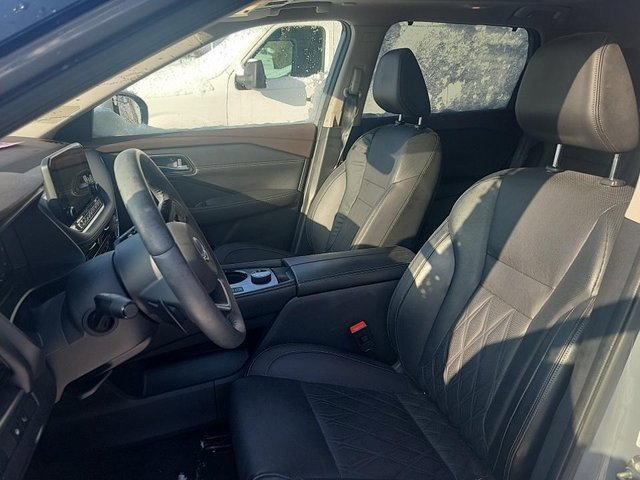 Certified 2023 Nissan Rogue Platinum w/ Platinum Premium Package image 2