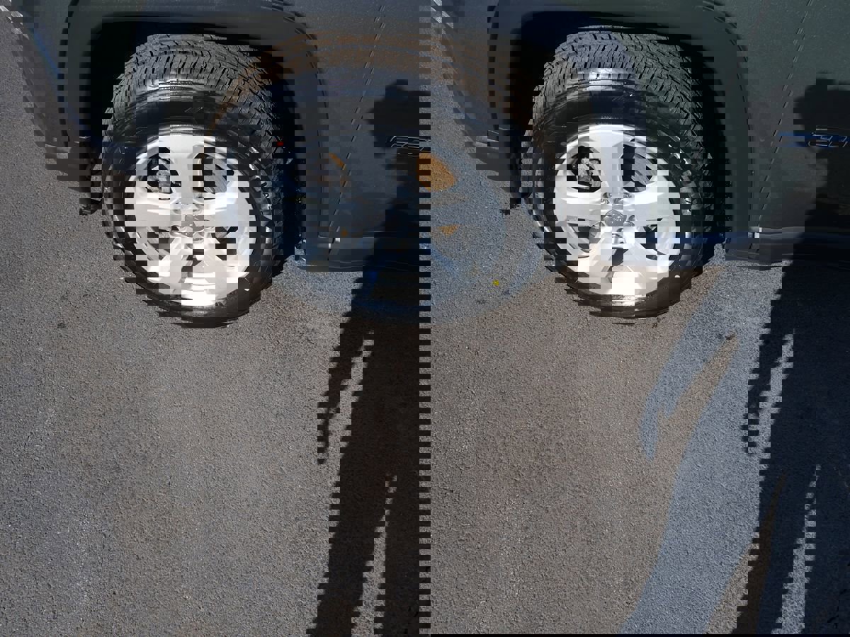 Used 2018 Jeep Compass Latitude w/ Cold Weather Group image 35