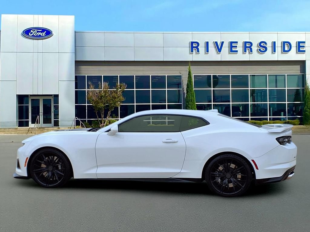 Used 2021 Chevrolet Camaro ZL1 image 4