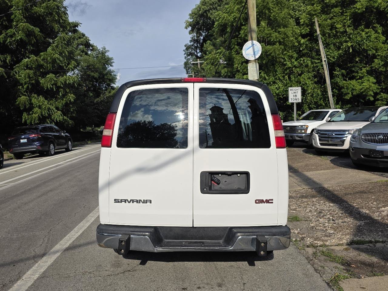 Used 2014 GMC Savana 2500 RWD image 4
