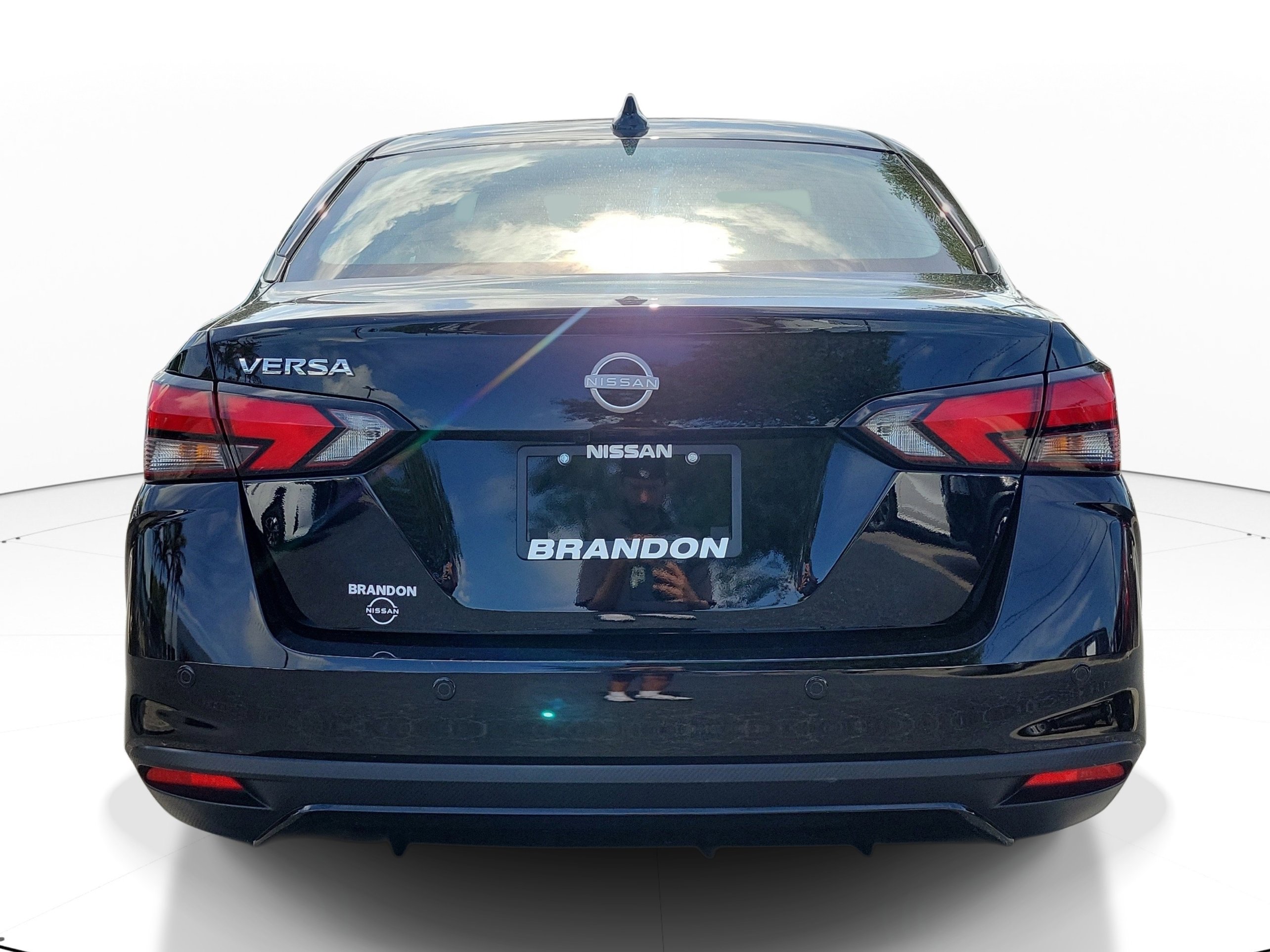 Certified 2025 Nissan Versa SV FWD image 6