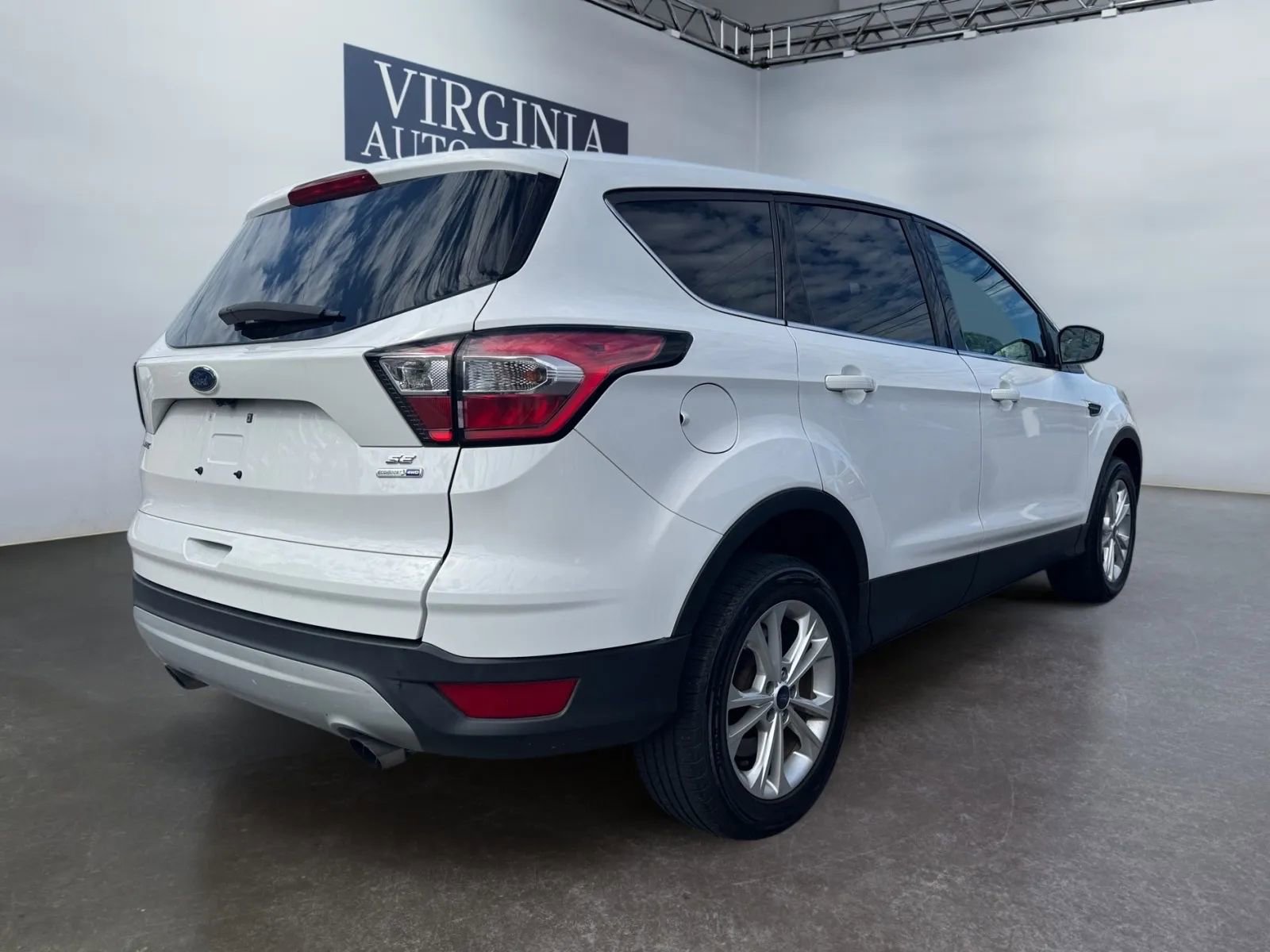 Used 2017 Ford Escape SE AWD/4WD image 8