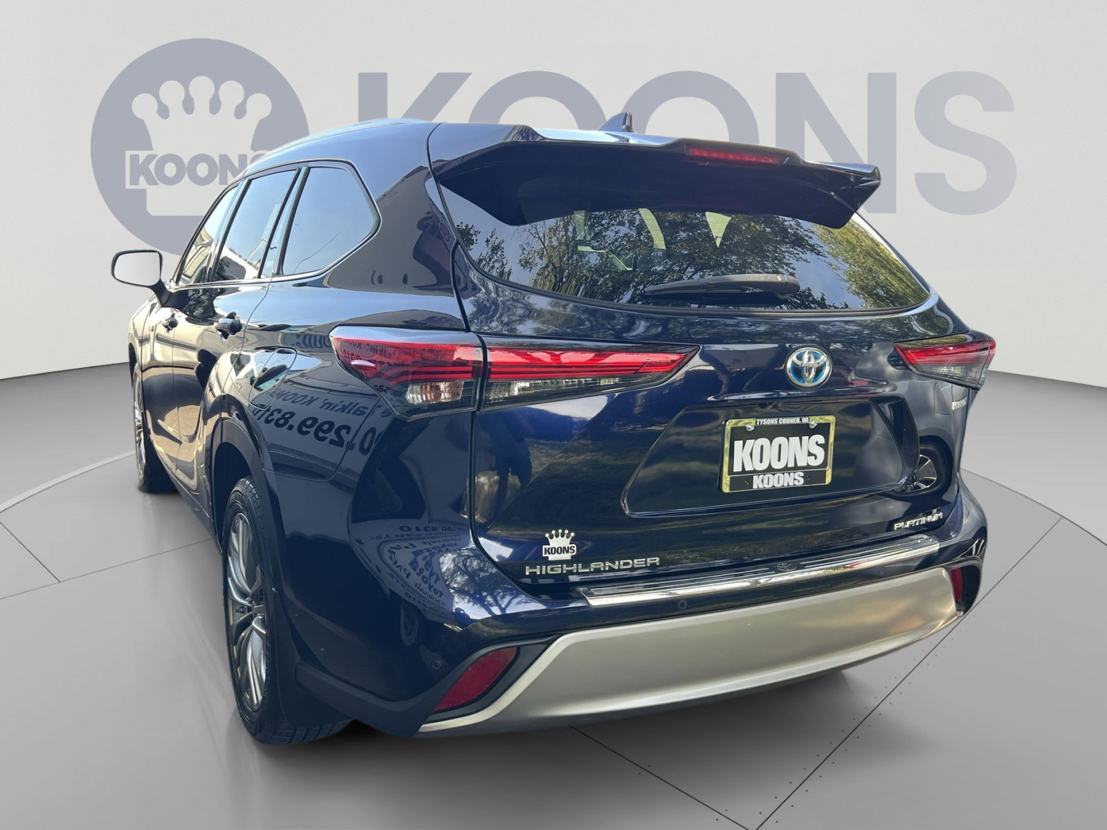 Used 2020 Toyota Highlander Platinum AWD/4WD image 2
