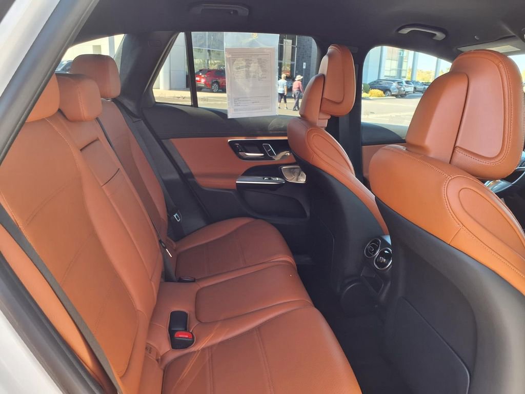 Used 2024 Mercedes-Benz GLC 300 4MATIC image 22