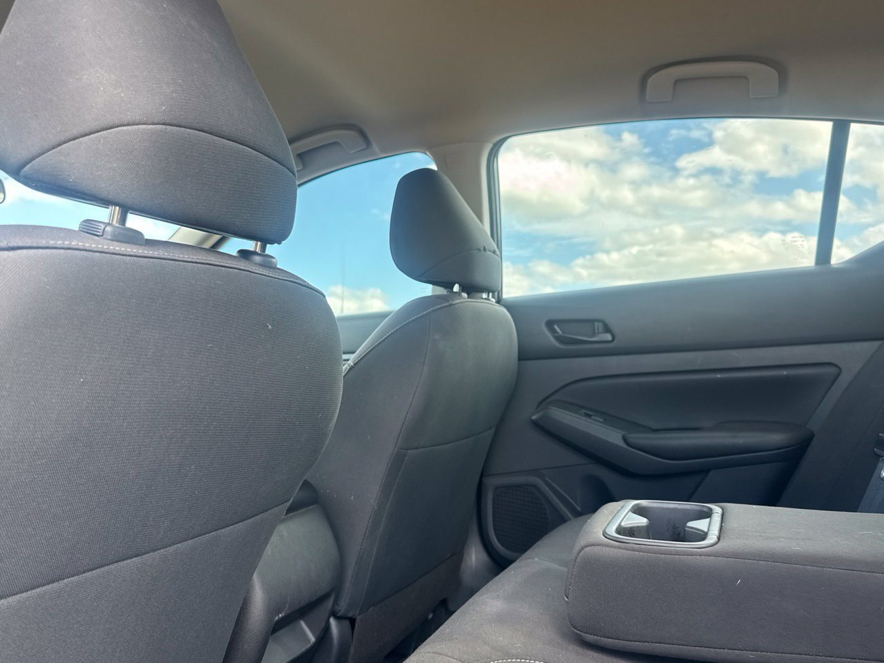 Used 2023 Nissan Altima 2.5 S FWD image 39
