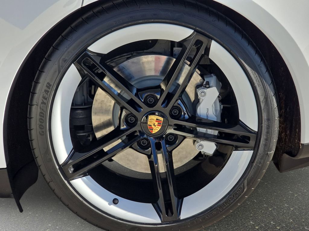 Used 2024 Porsche Taycan GTS image 36