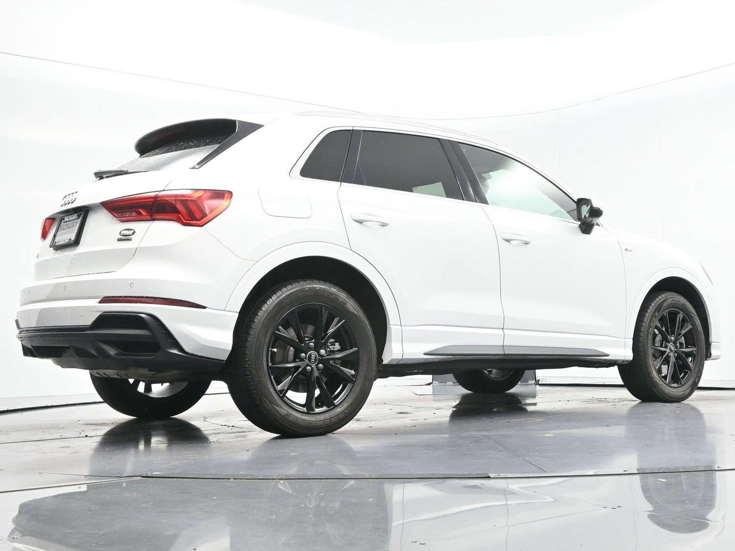 Used 2021 Audi Q3 2.0T Premium w/ Convenience Package AWD/4WD image 39