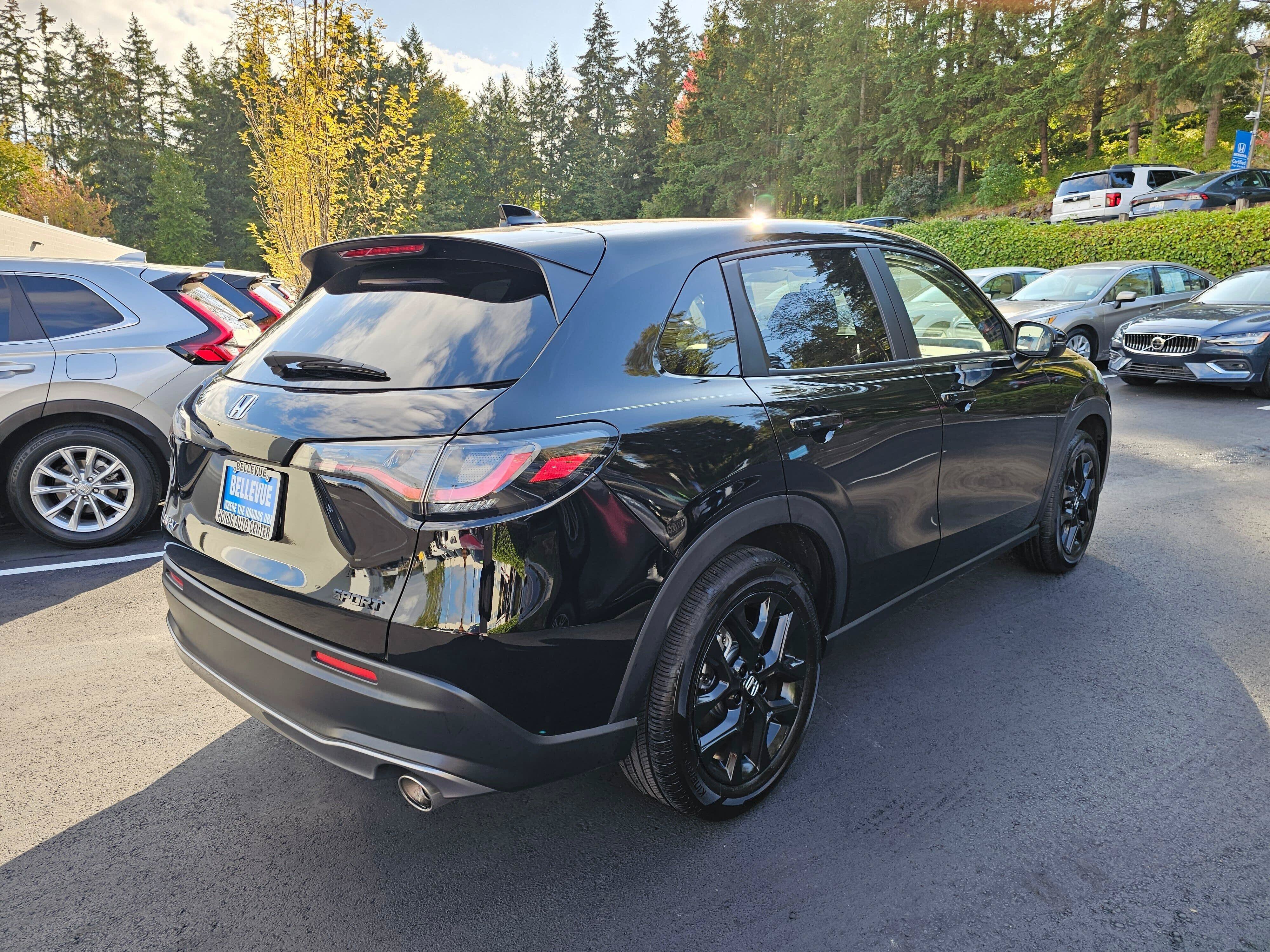 Certified 2025 Honda HR-V Sport image 7