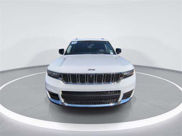Certified 2023 Jeep Grand Cherokee L Limited w/ Luxury Tech Group II image 3