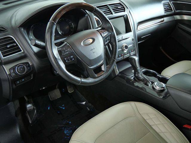 Used 2018 Ford Explorer Platinum AWD/4WD image 9