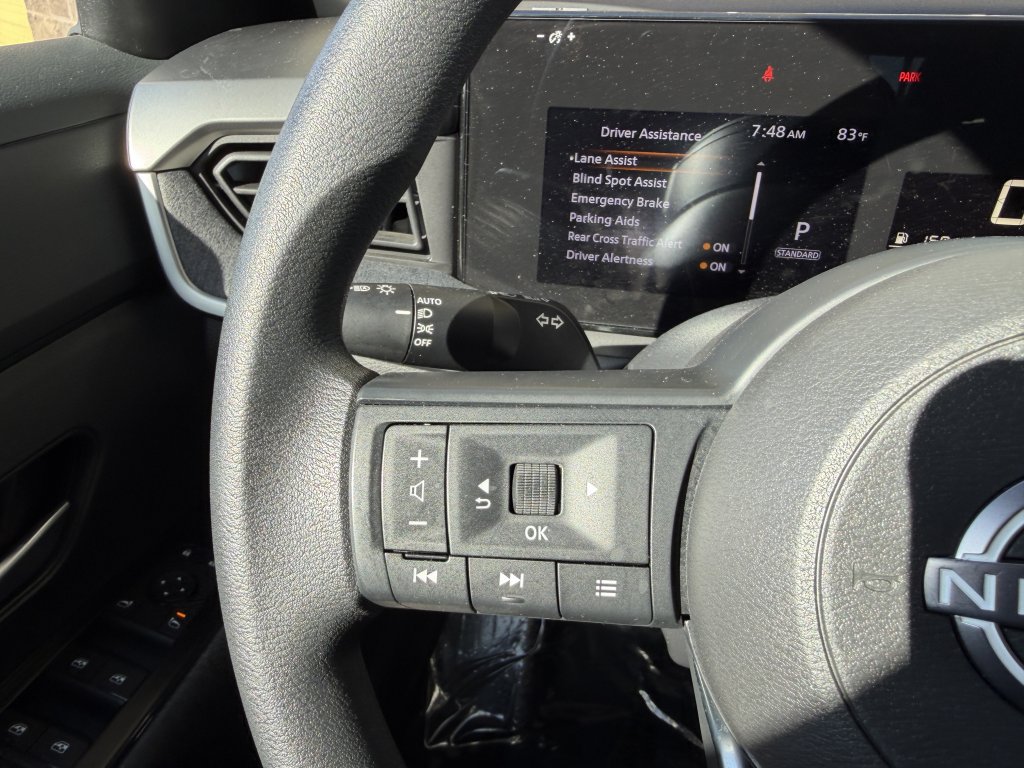 Used 2025 Nissan Kicks SV AWD/4WD image 25