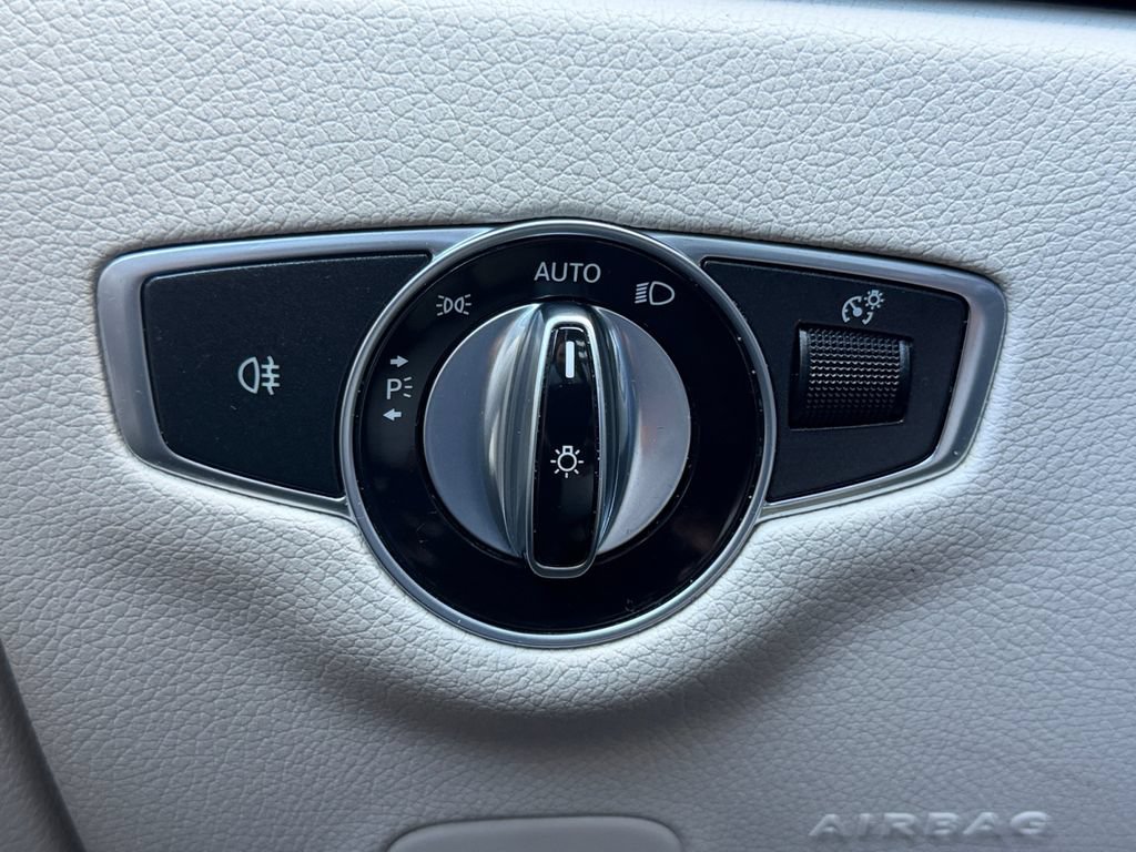 Used 2018 Mercedes-Benz E 300 image 24