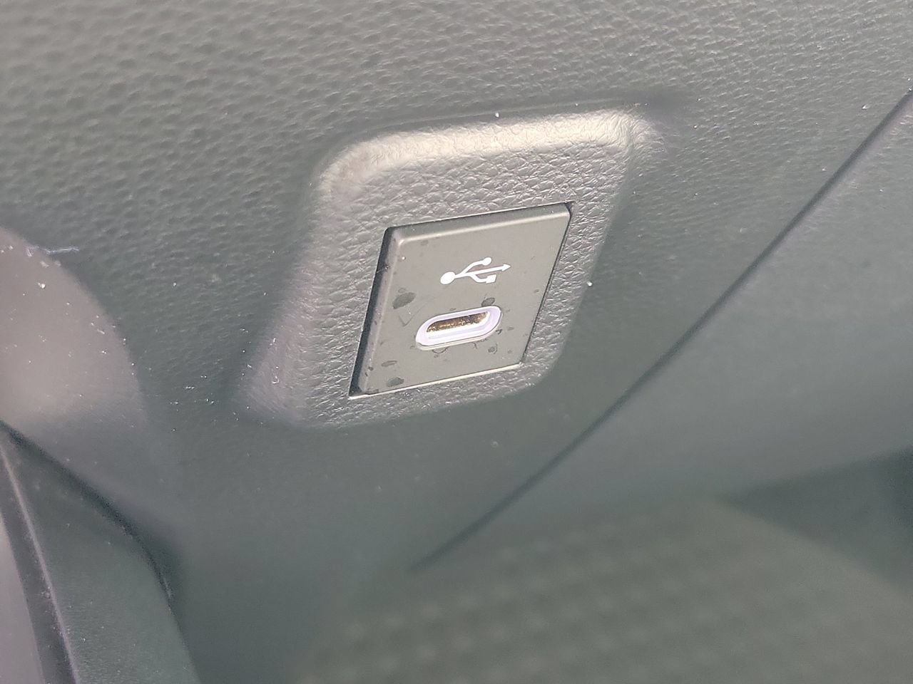 Used 2025 Toyota Corolla LE FWD image 28