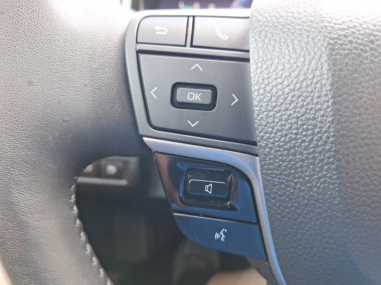 Used 2025 Toyota Camry XSE w/ Premium Plus Package FWD image 21