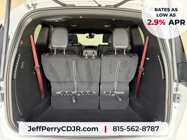 New 2027 Chrysler Pacifica Select FWD image 30