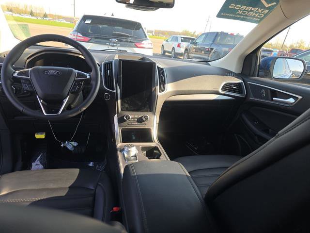 Certified 2024 Ford Edge SEL w/ Convenience Package AWD/4WD image 17