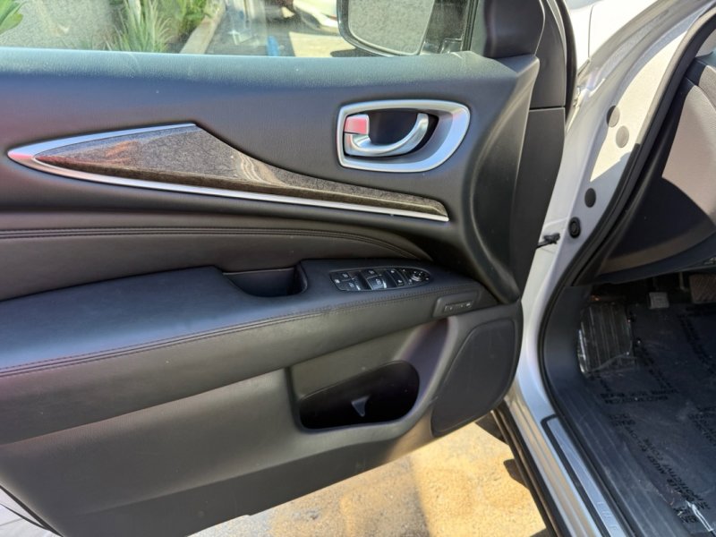 Used 2015 INFINITI QX60 FWD w/ Premium Package image 18