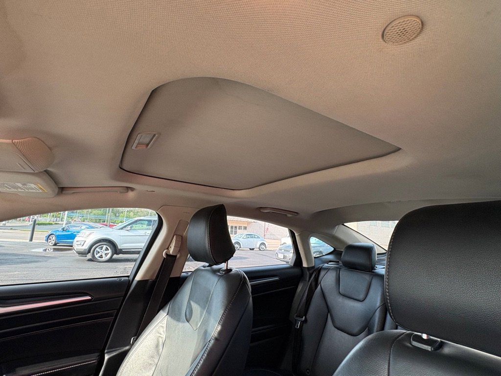 Used 2020 Ford Fusion Titanium FWD image 9