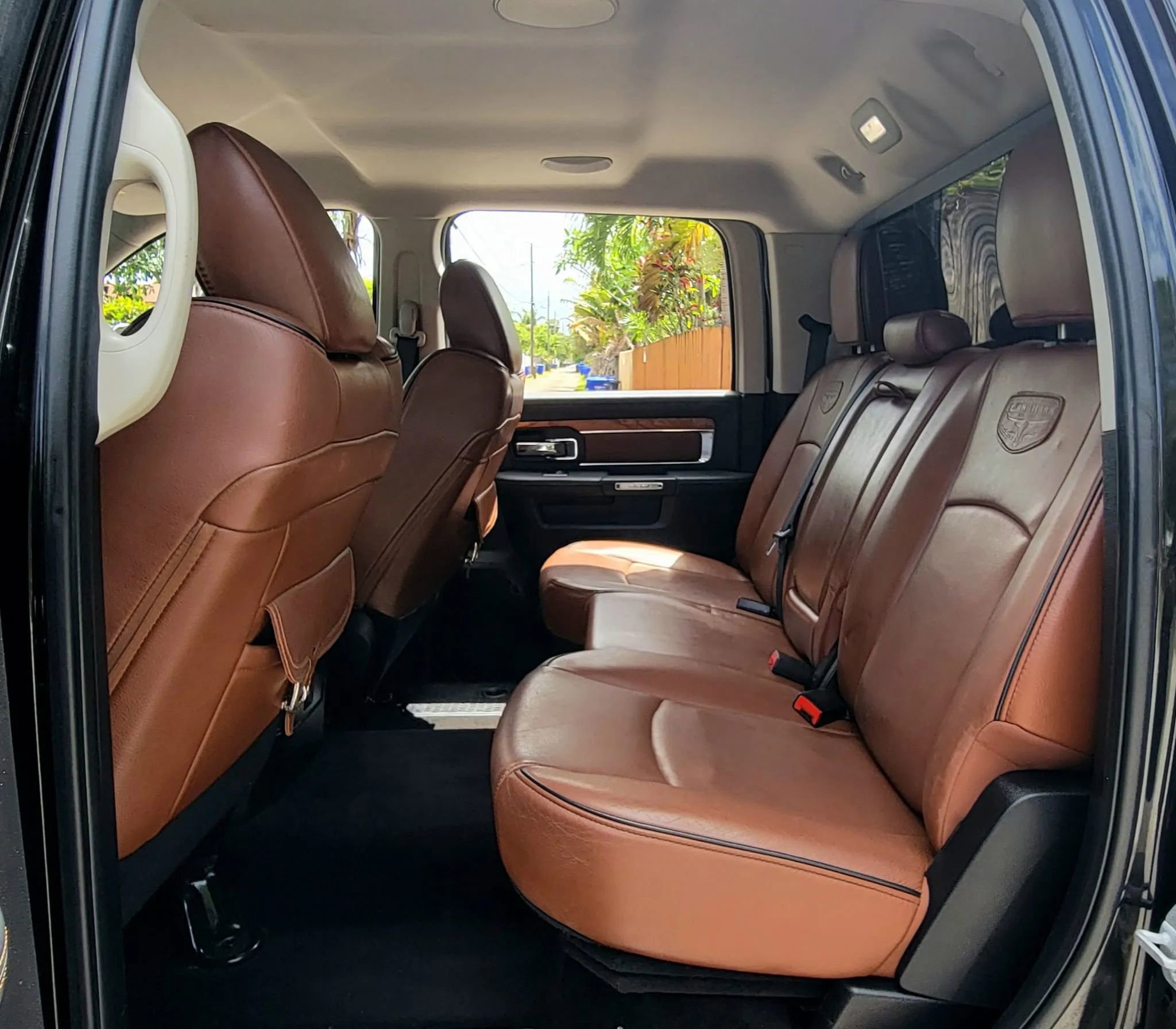 Used 2016 RAM 3500 Laramie Longhorn image 6