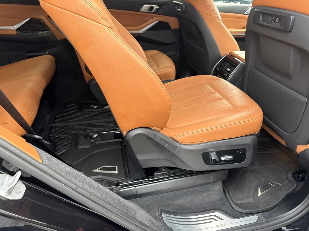 Used 2019 BMW X7 xDrive40i w/ Premium Package AWD/4WD image 15