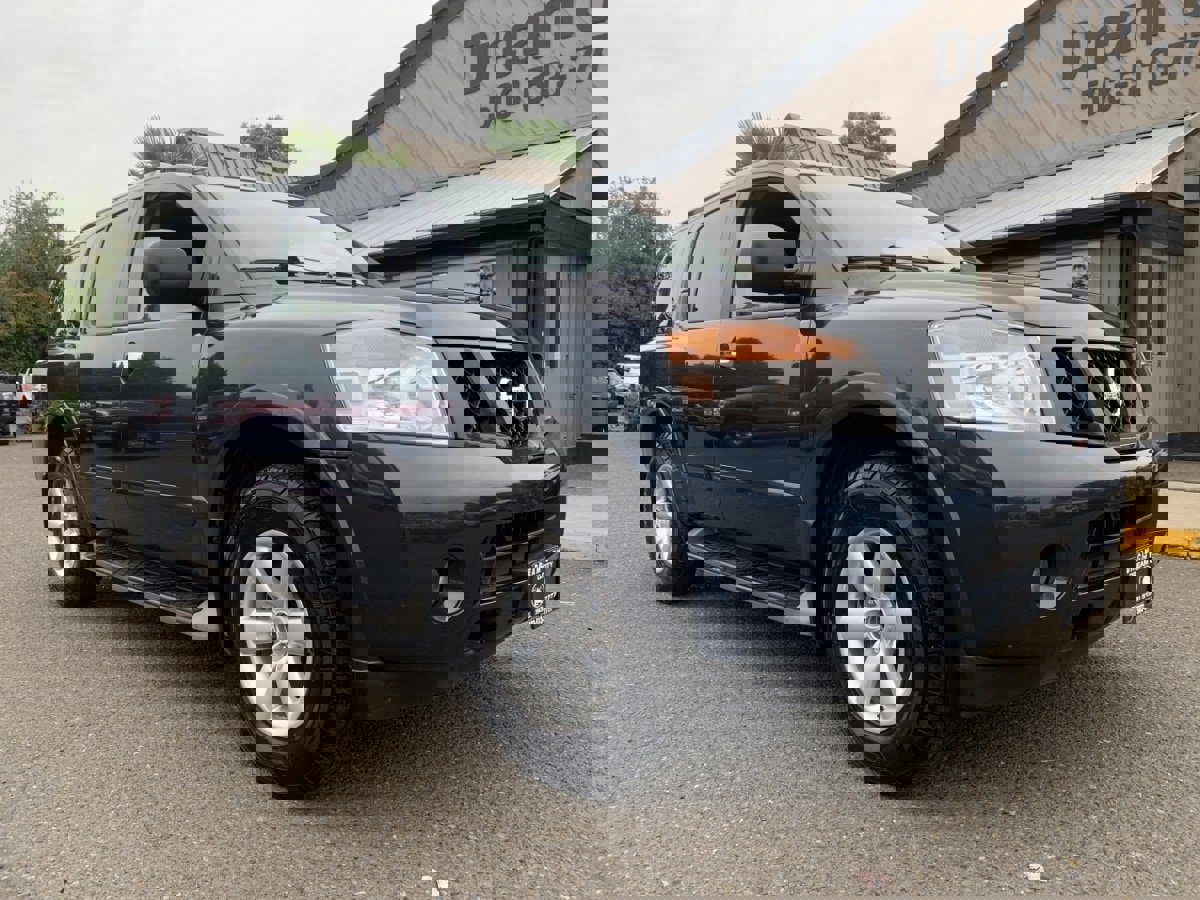 Used 2015 Nissan Armada SV image 2