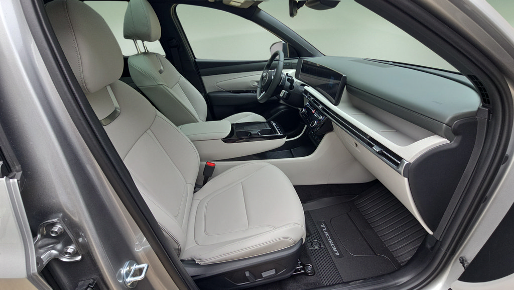 New 2026 Hyundai Tucson Limited FWD image 7