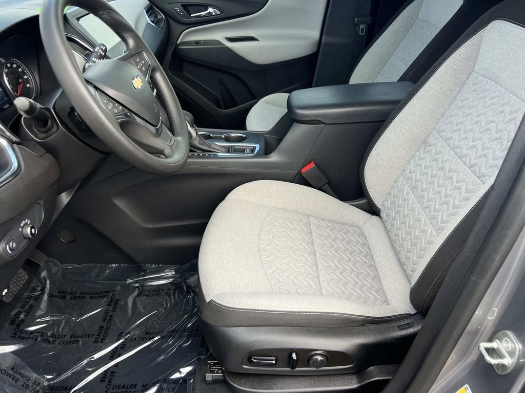 Used 2023 Chevrolet Equinox LS w/ LS Convenience Package FWD image 13