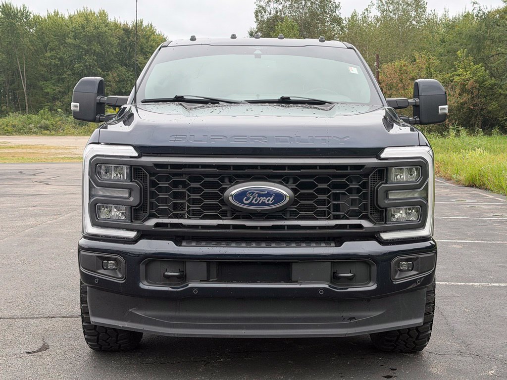 Used 2023 Ford F250 Lariat w/ Sport Appearance Package AWD/4WD image 3