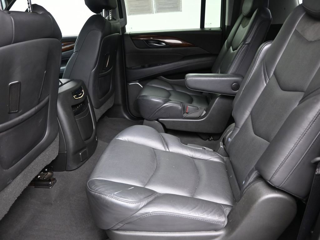 Used 2019 Cadillac Escalade ESV Luxury w/ Escalade Sport Edition image 14