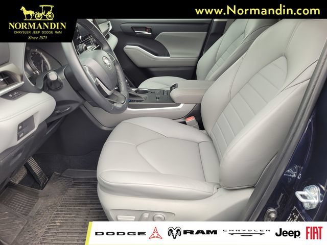 Used 2022 Toyota Highlander XLE FWD image 14