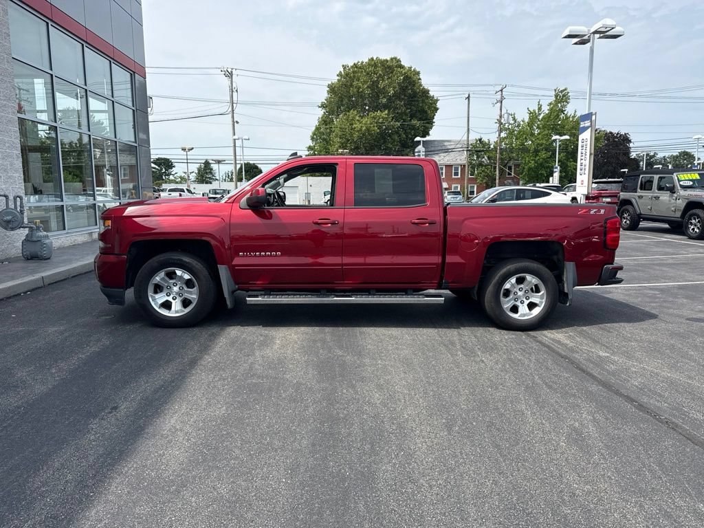 Used 2018 Chevrolet Silverado 1500 LT w/ All Star Edition AWD/4WD image 2
