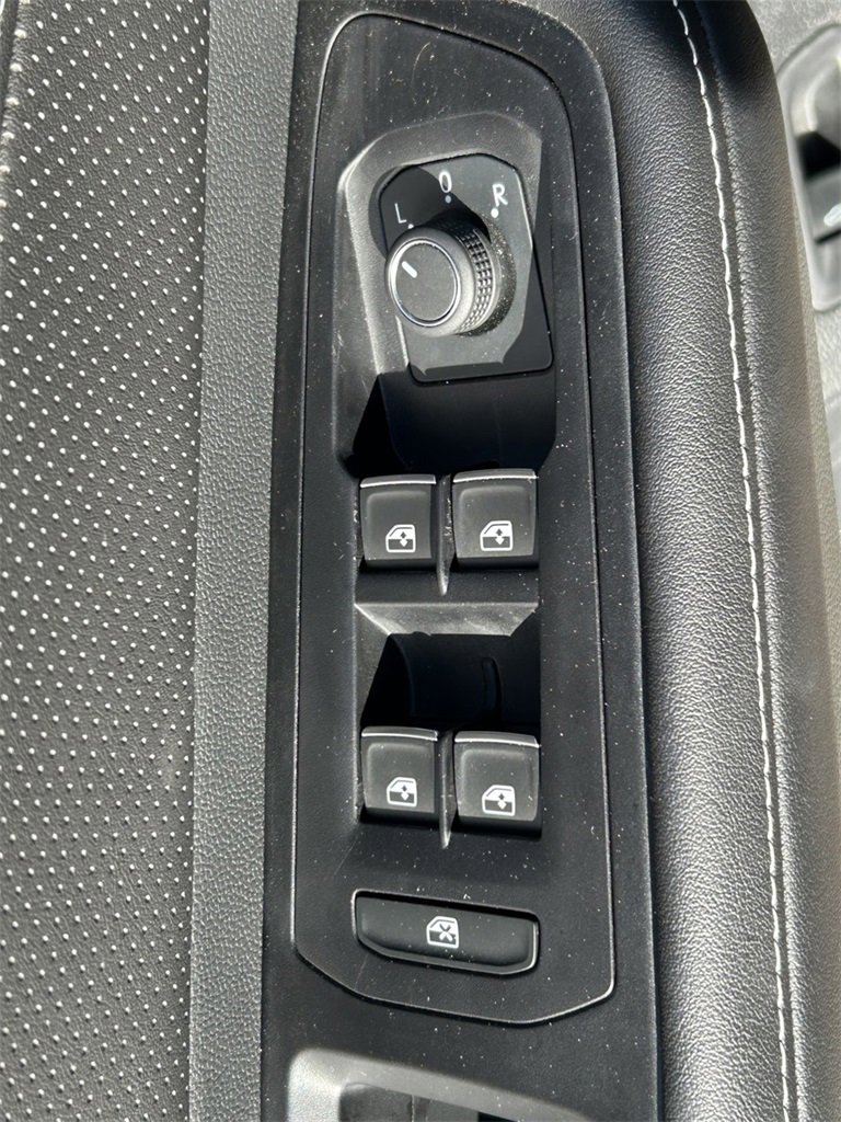 Used 2024 Volkswagen Atlas Cross Sport SEL image 25