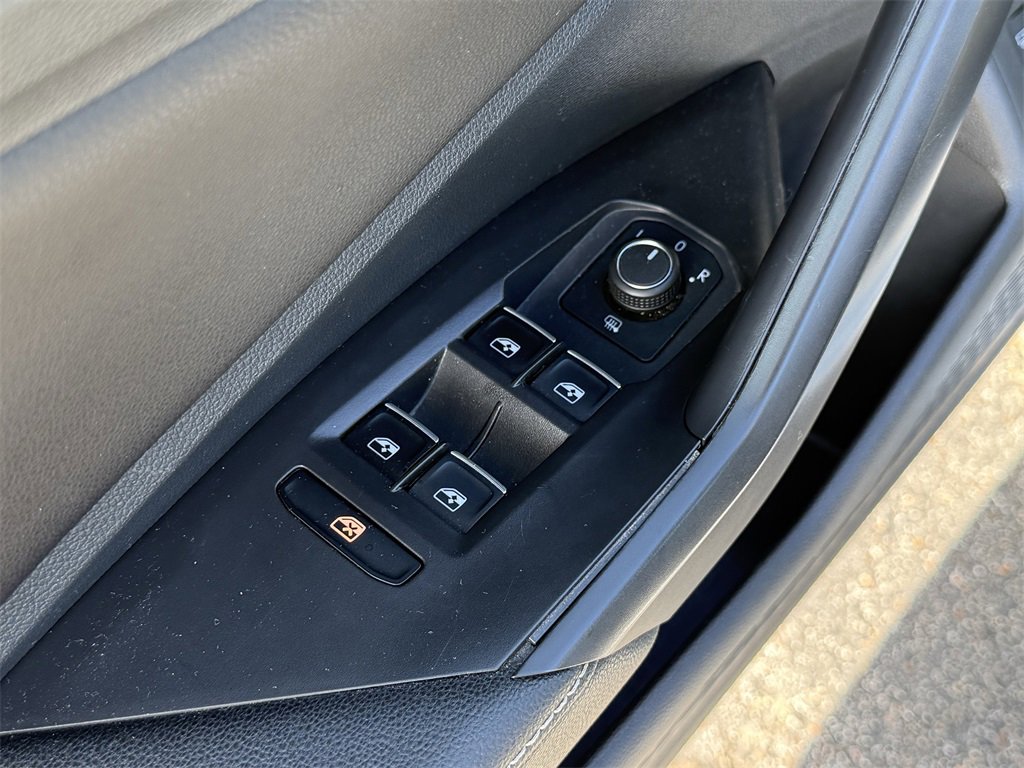 Used 2024 Volkswagen Jetta SE image 11