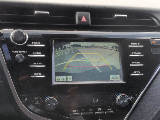 Used 2018 Toyota Camry XSE image 14