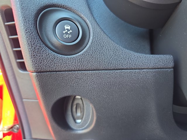Used 2016 Nissan 370Z NISMO RWD image 22