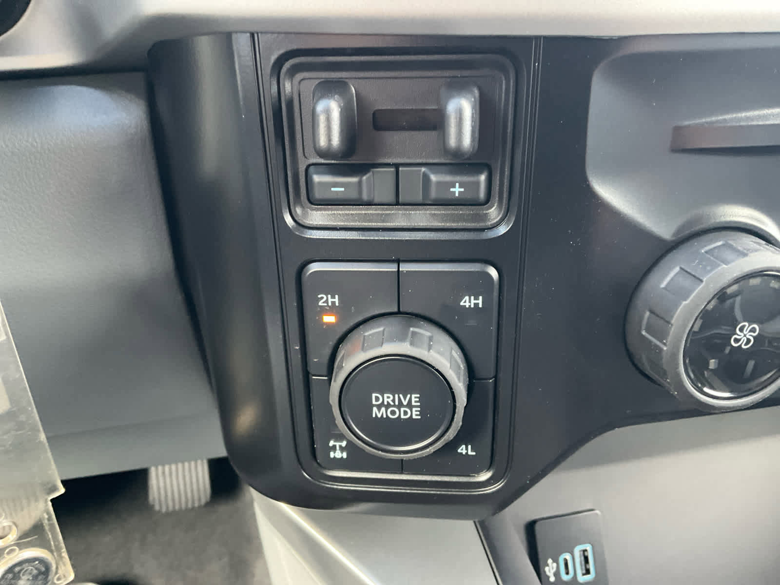 New 2026 Ford F250 XLT w/ 360-Degree Camera Package image 23