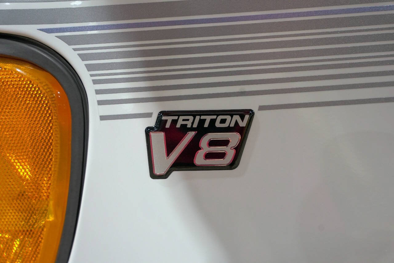 Used 1999 Ford E-150 and Econoline 150 RWD image 20