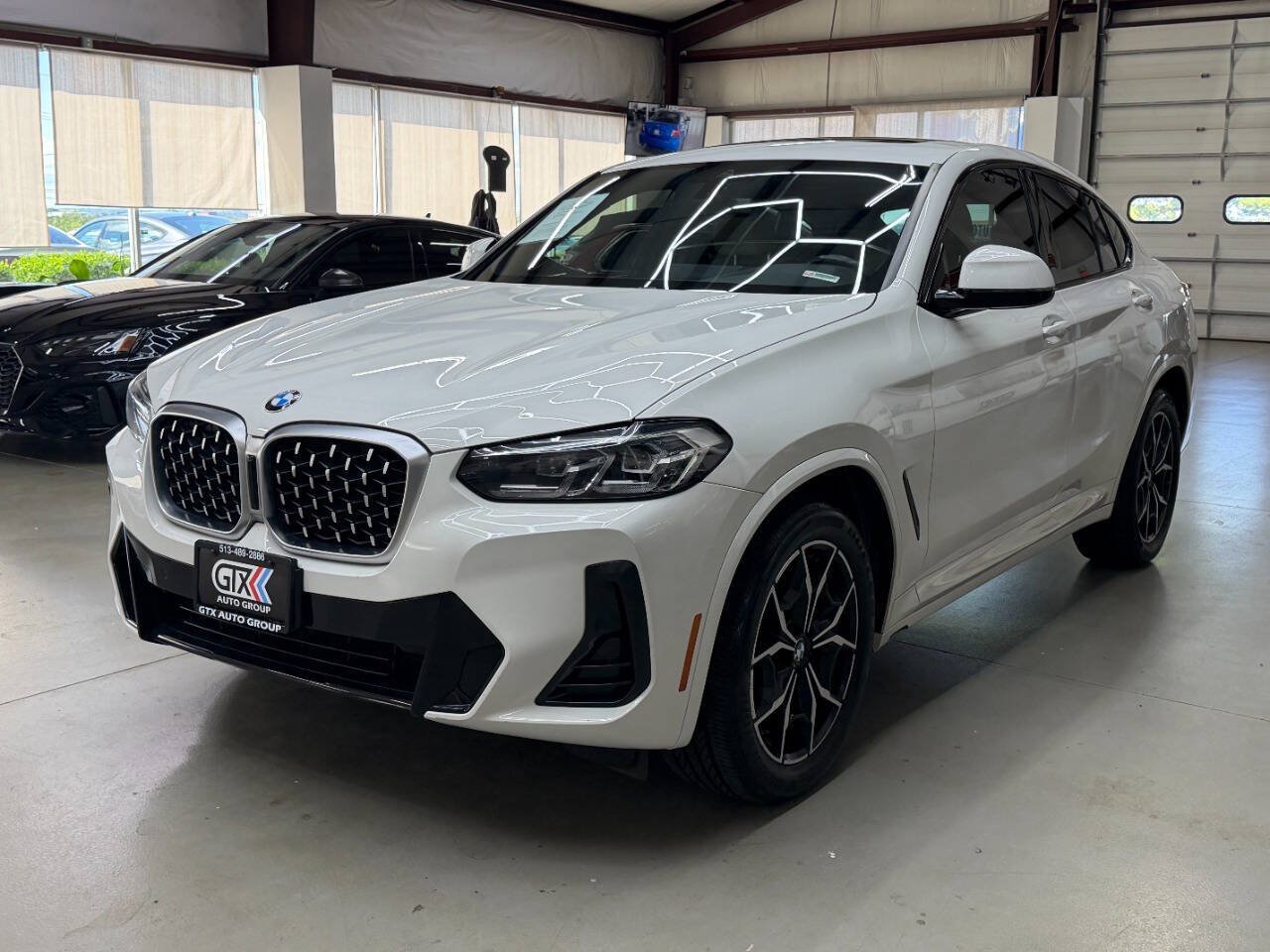 Used 2022 BMW X4 xDrive30i w/ M Sport Package 2 AWD/4WD image 5