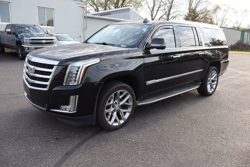 Used 2016 Cadillac Escalade ESV Luxury RWD image 2