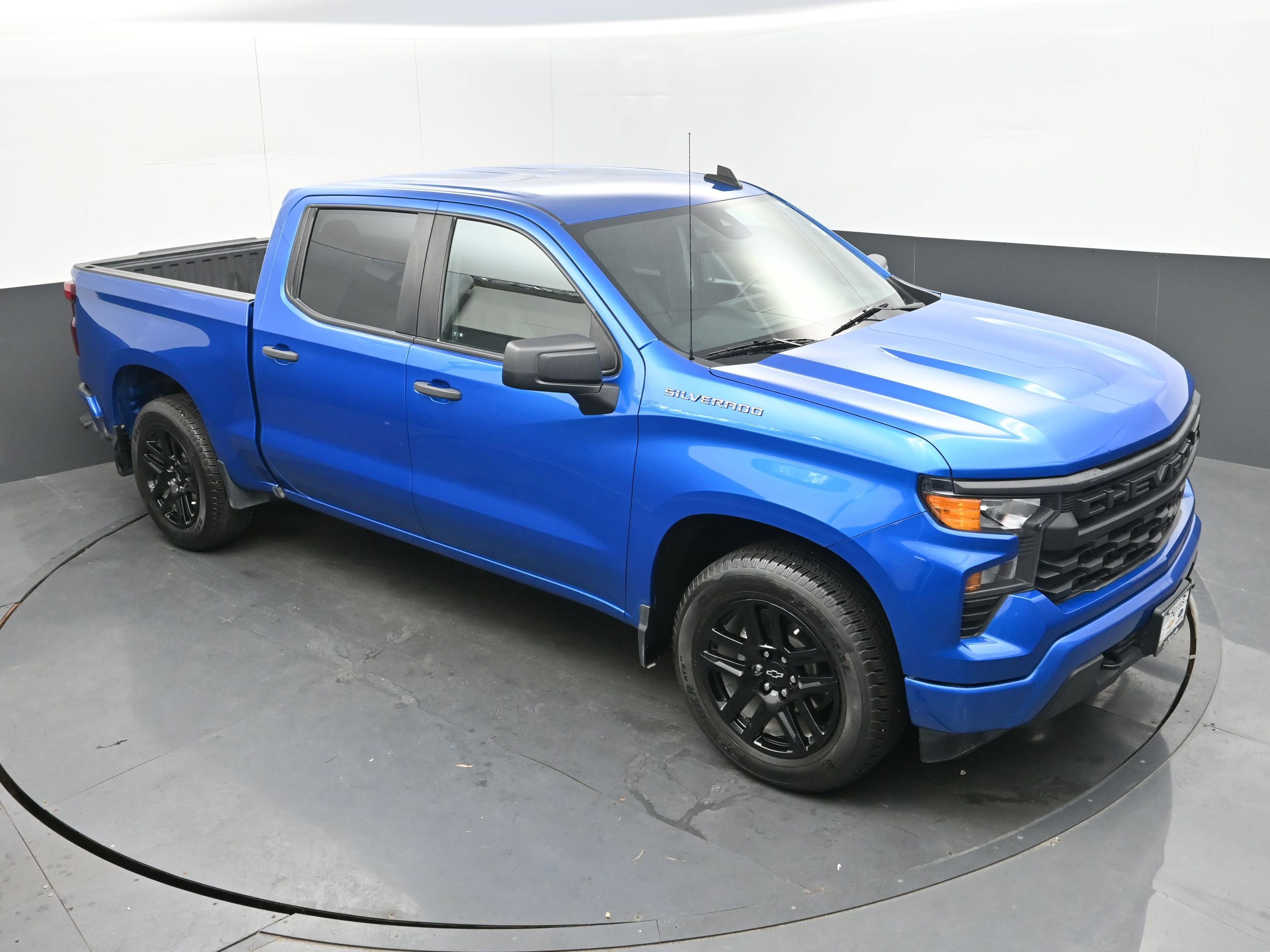 Used 2023 Chevrolet Silverado 1500 Custom image 32