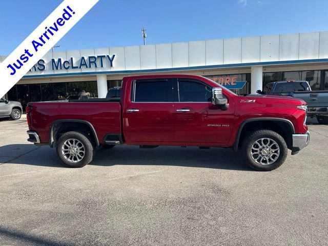Used 2025 Chevrolet Silverado 2500 LTZ w/ LTZ Convenience Package AWD/4WD image 4