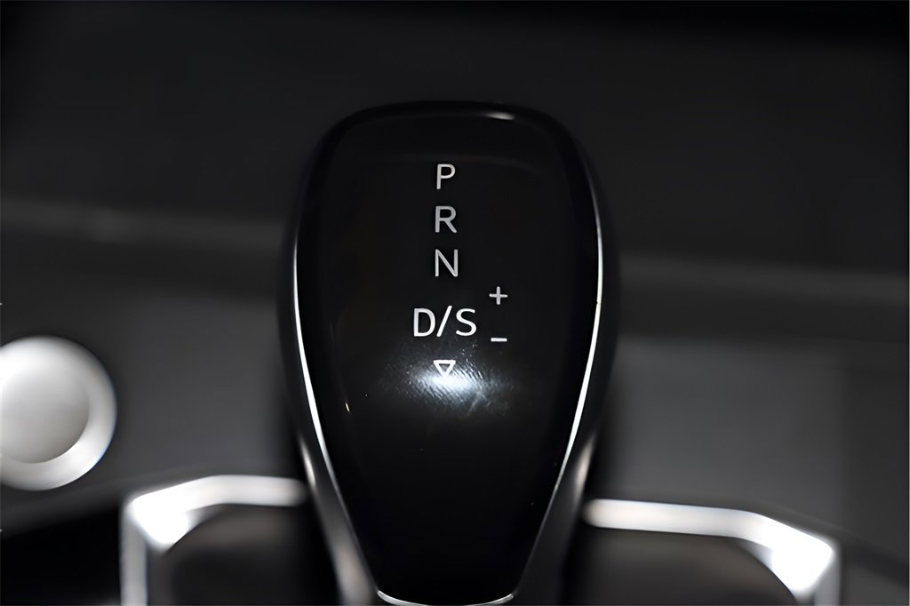 Used 2023 Volkswagen Tiguan SE R-Line image 43