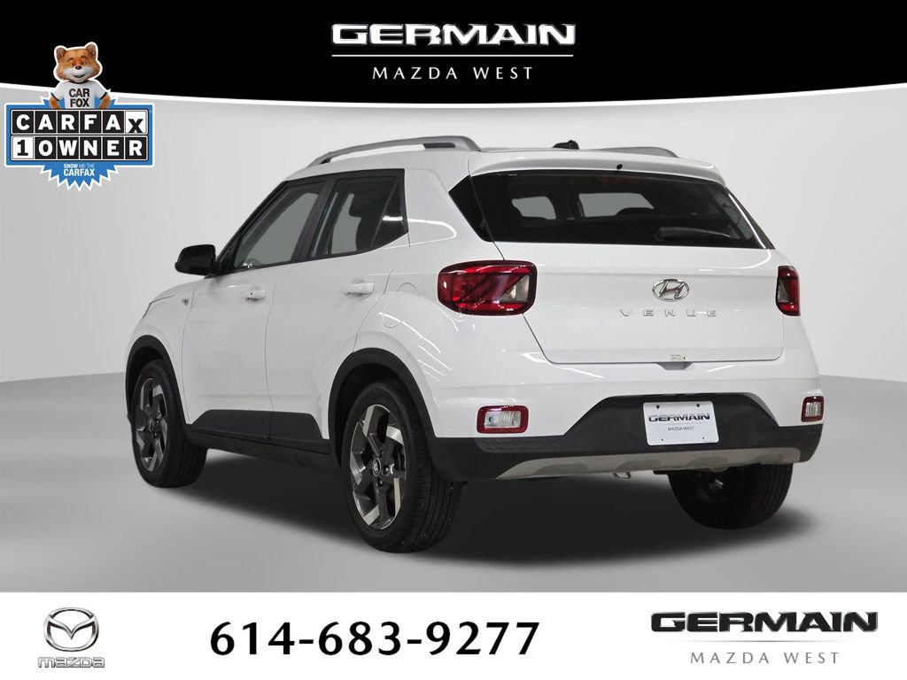 Used 2024 Hyundai Venue SEL FWD image 11