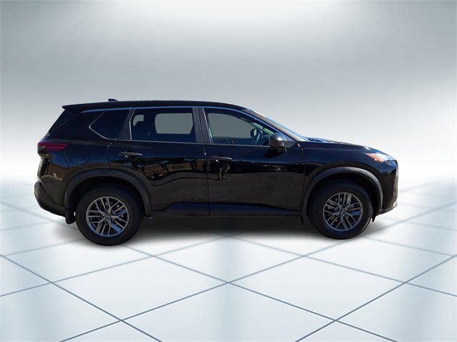 Used 2023 Nissan Rogue S image 3