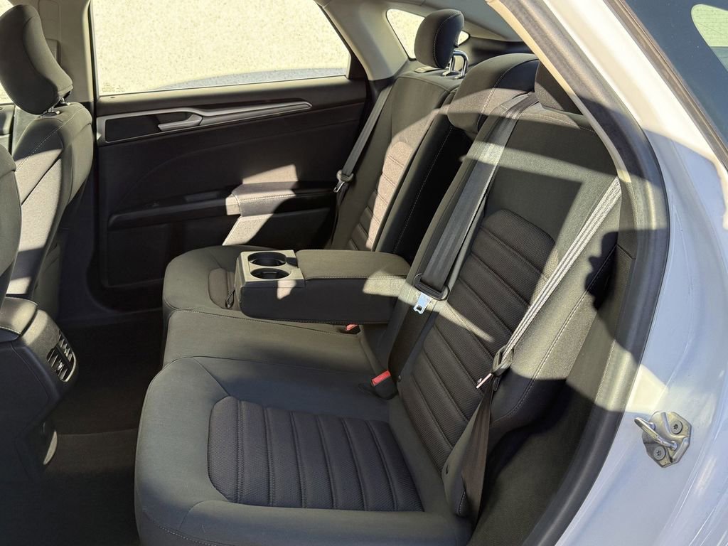 Used 2019 Ford Fusion SE image 27