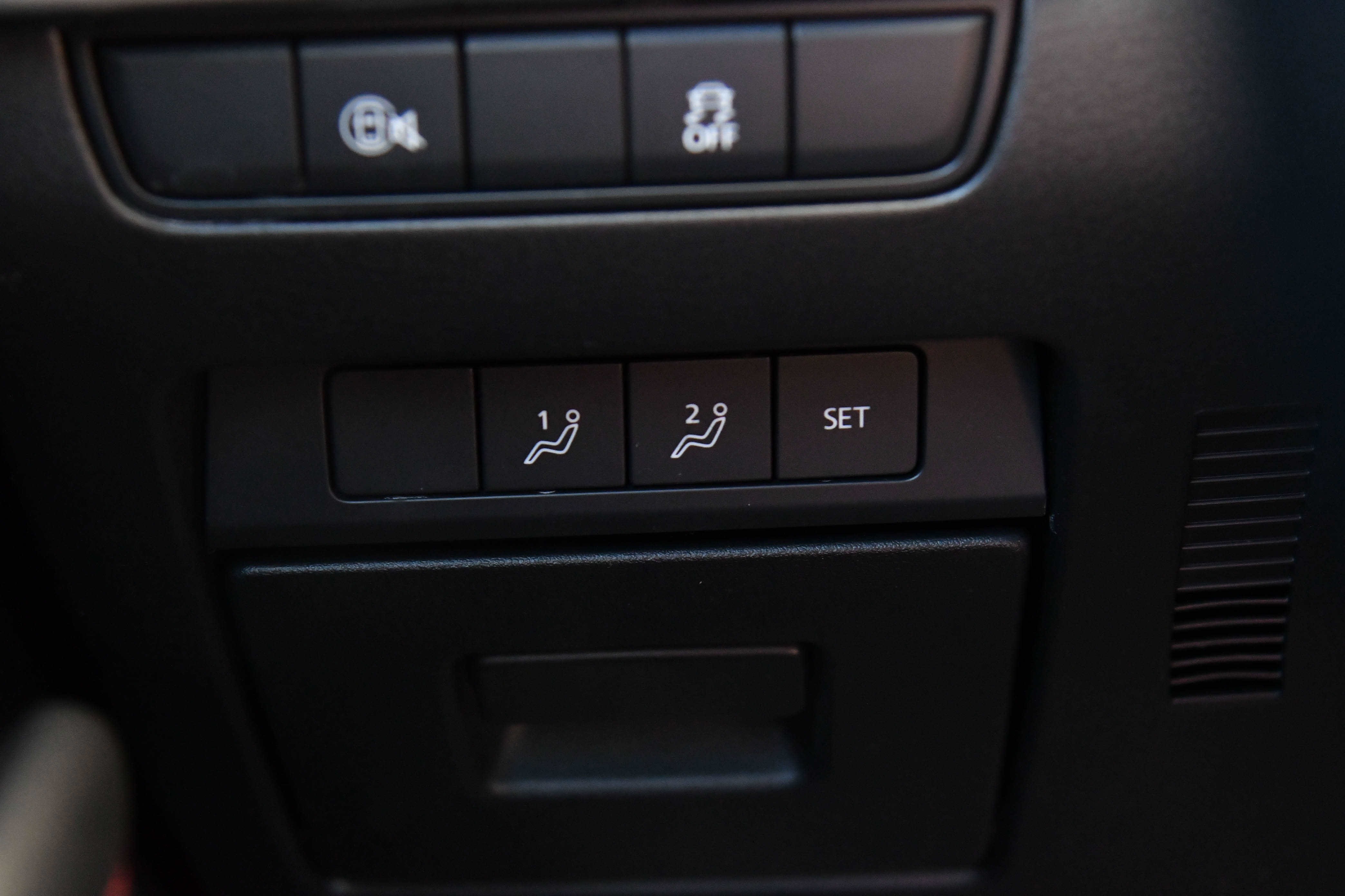 Used 2024 MAZDA MAZDA3 s image 32