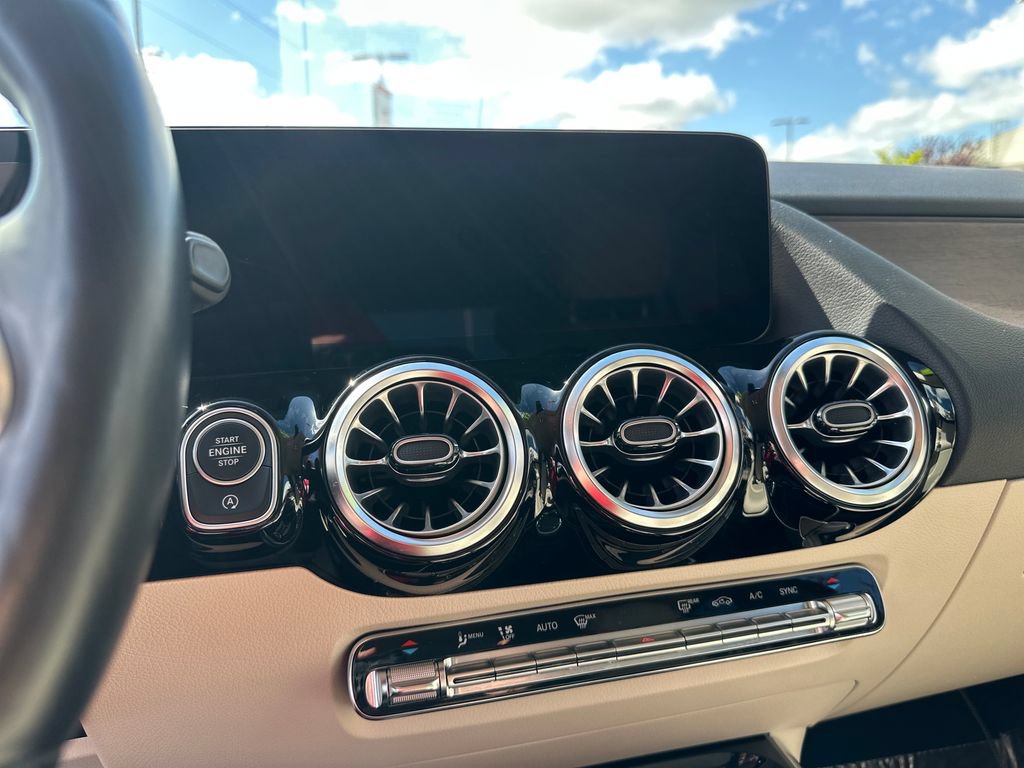 Used 2023 Mercedes-Benz GLA 250 4MATIC image 22