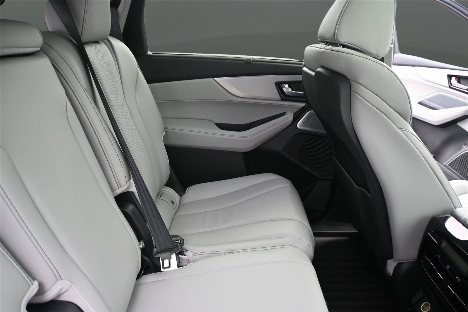Certified 2026 Acura MDX FWD w/ Technology Package image 24