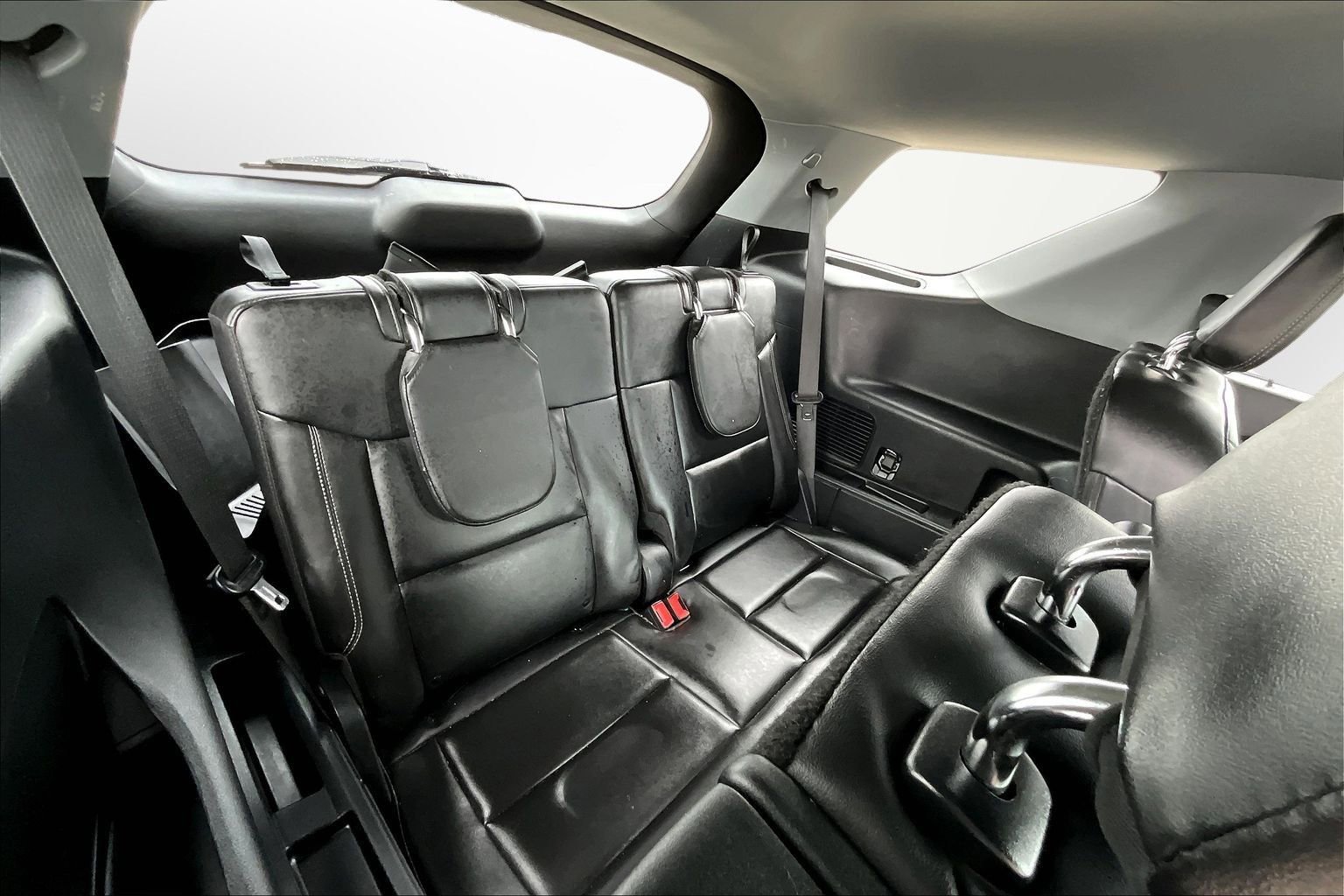 Used 2022 Ford Explorer XLT w/ Equipment Group 202A image 19